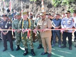 Pangdam IX/ Udayana Resmikan Jembatan Garuda di Manggarai
