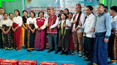 Dispora NTT Bantu 12 Unit Mesin Jahit dan Obras Perkuat Kreativitas dan Kemandirian Ekonomi Pemuda Desa Lolang