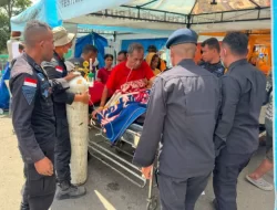 Operasi SAR Berpacu dengan Waktu, Korban Gempa Flores Dievakuasi ke Pengungsian Darurat
