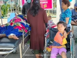 Tertimpa Runtuhan Tembok Tetangga, Warga Pong Ara Alami Patah Kaki