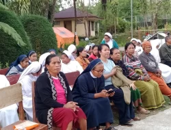 Sentuhan “Peluk Sehat Mobile” HEOC Dinkes Manggarai Sapa Warga dan Suster SSpS Bangka Leda