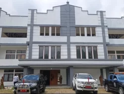 Pasca Gempa M7,7, Pemkab Manggarai Mulai Jalankan Roda Pemerintahan dari Stadion Golo Dukal
