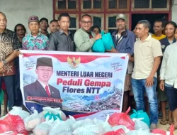Menlu Sugiono Salurkan 5000-an Paket Bantuan untuk Penyintas Gempa Flores di Manggarai