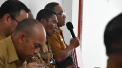 Dampak Gempa M7,7, Dinas PUPR Manggarai Bersihkan Ruas Jalan di Golo Kukung